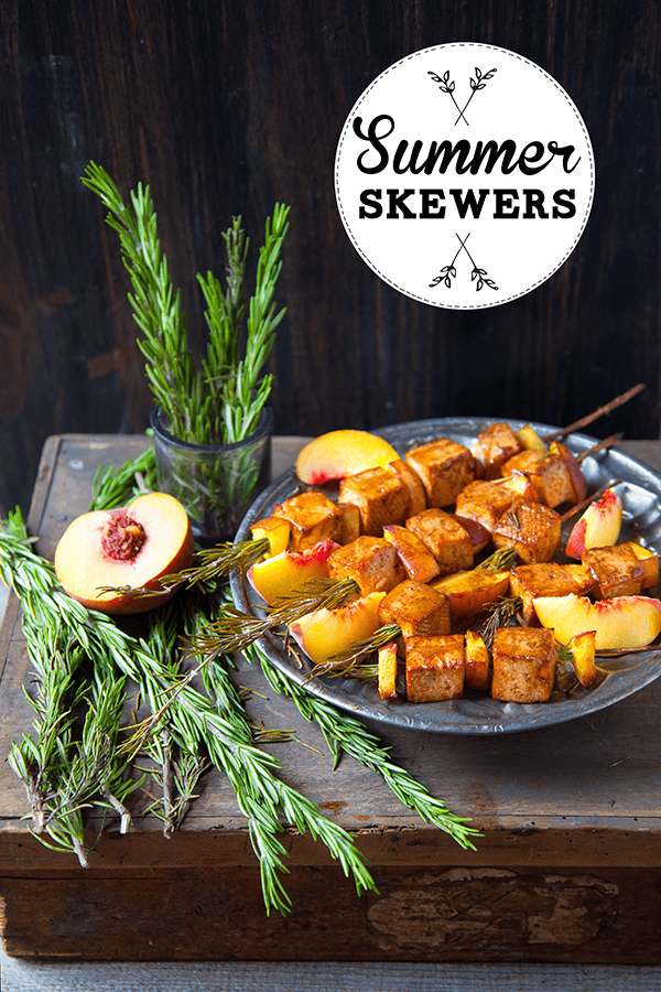 BROCHETTES DE TOFU &amp; PÊCHE AU ROMARIN